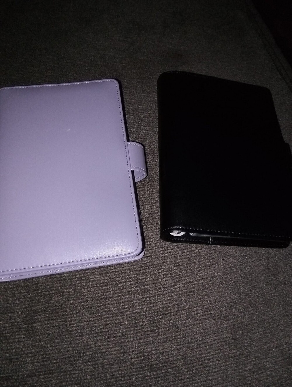 Purple and Black Money Brinder